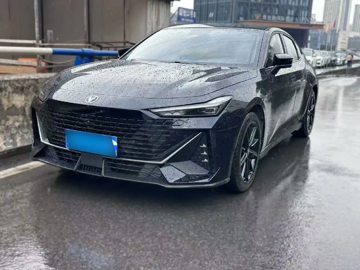 2022 ChangAn UNI-V 1.5T 188HP L4 7DCT