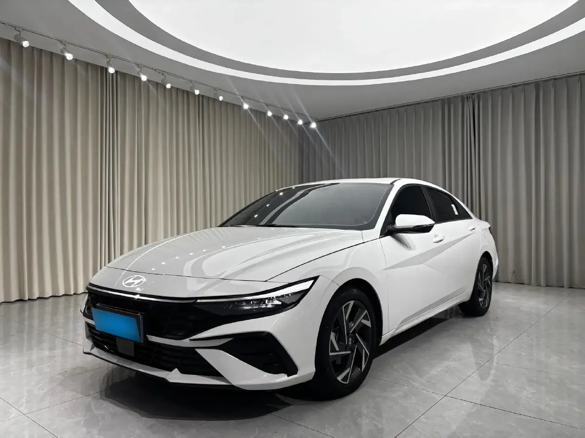 2022 Hyundai Elantra 1.5L 115HP L4 CVT