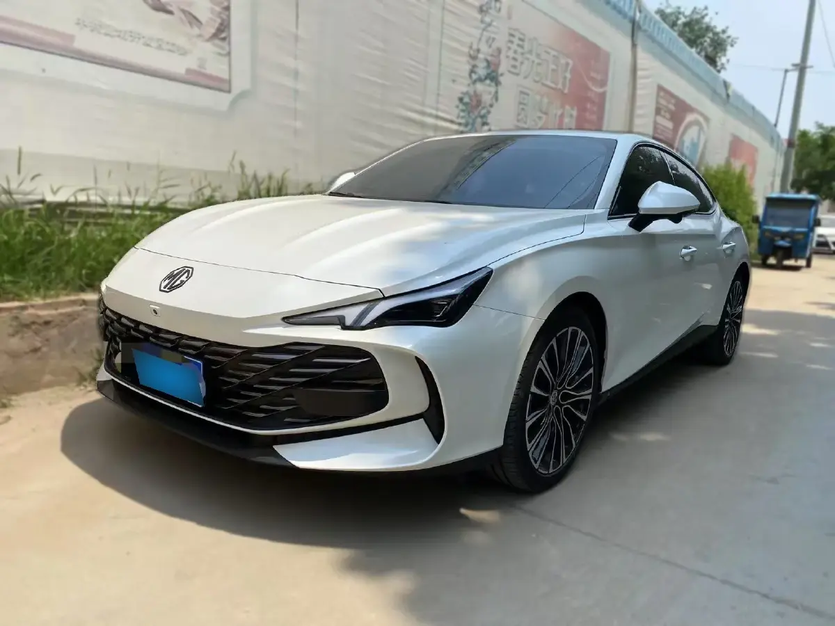 2023 MG 7 2.0T 261HP L4 9AT