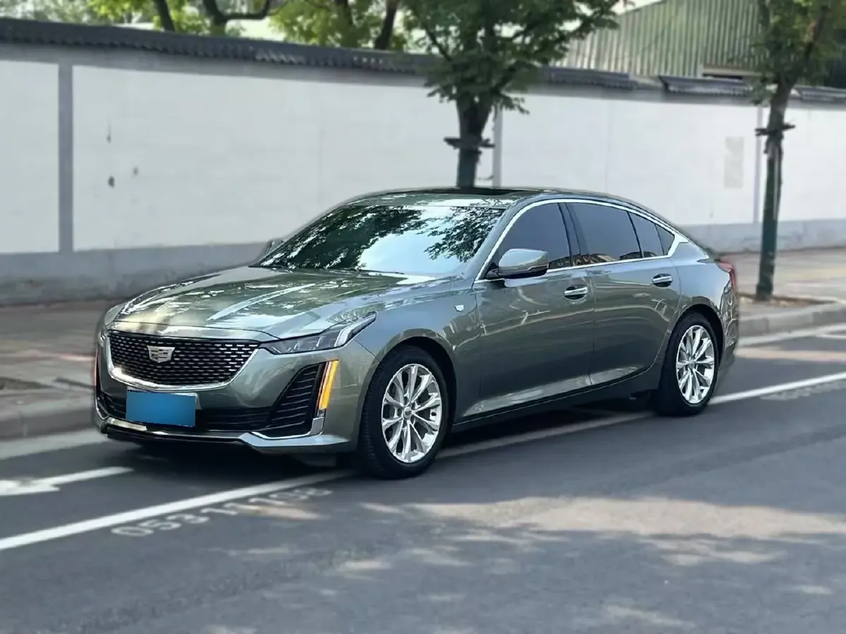 2022 Cadillac CT5 2.0T 237HP L4 10AT