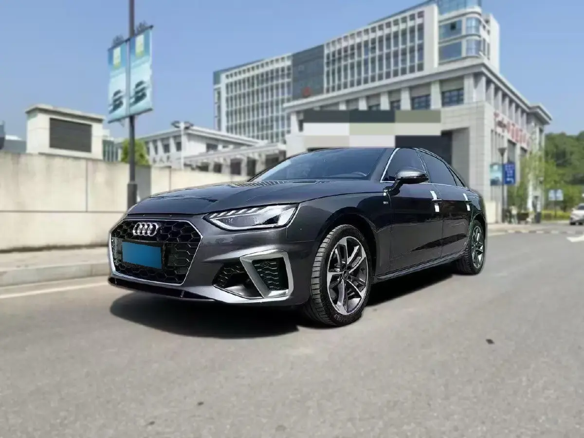 2024 Audi A4L 2.0T 190HP L4 7DCT