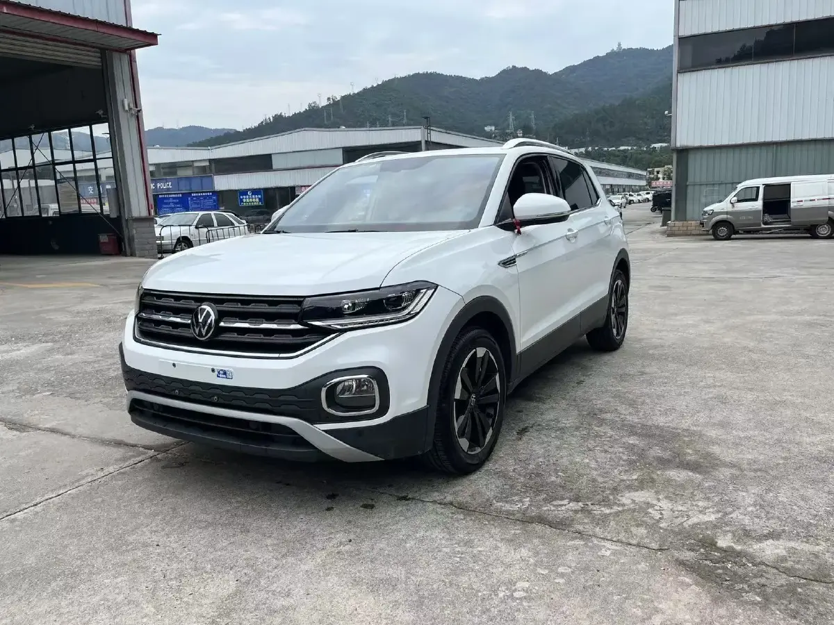 2021 Volkswagen Tacqua 1.2T 116HP L4 7DCT
