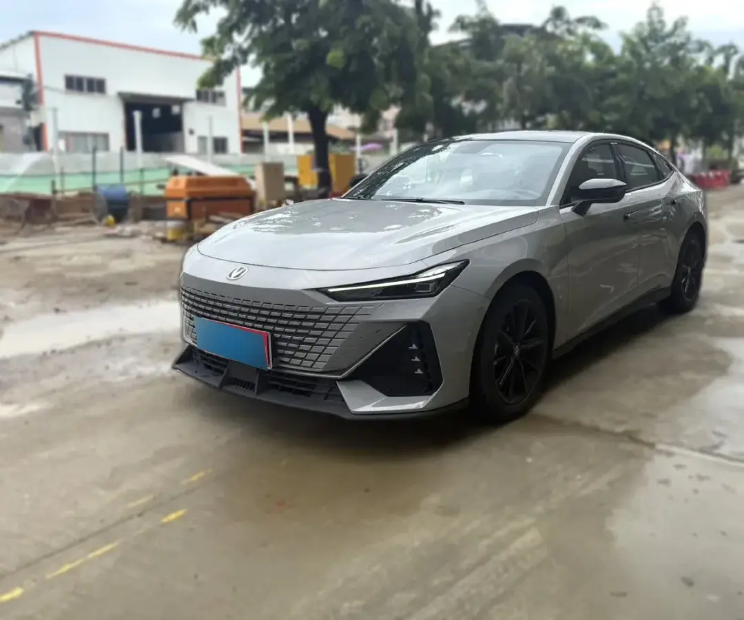 2022 ChangAn UNI-V 1.5T 188HP L4 7DCT