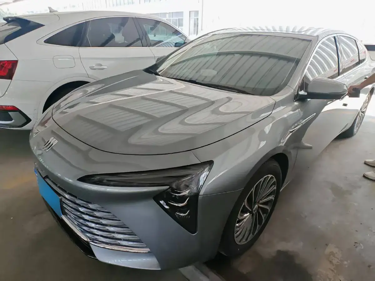 2023 Buick Larcosse 2.0T 237HP L4 9AT