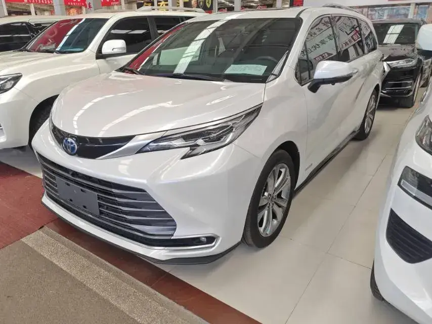 2021 Toyota Sienna 2.5L 192HP L4 E-CVT Hybrid