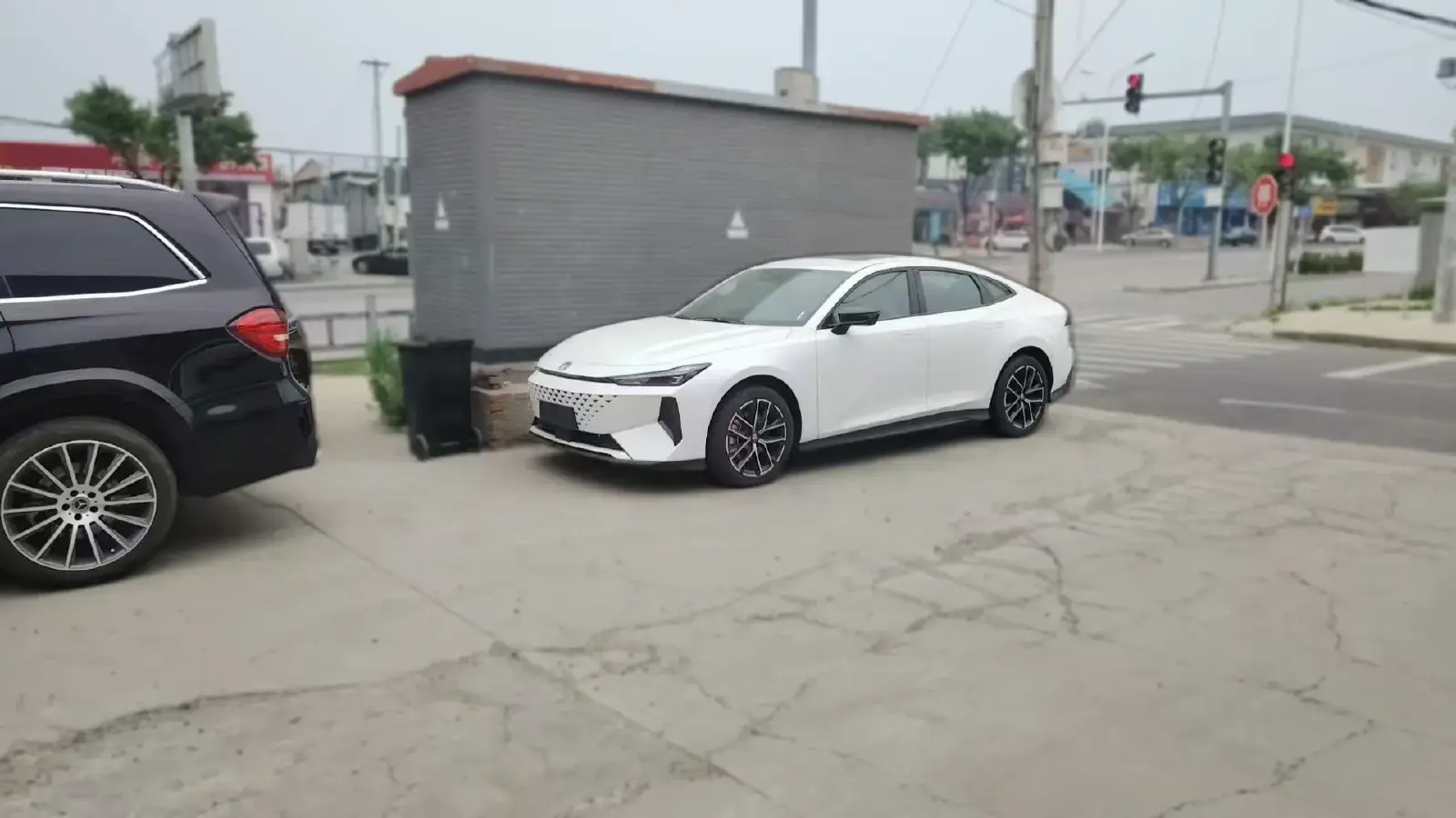 2024 ChangAn UNI-V iDD 1.5L 110HP L4 E-CVT PHEV 18.99KWH