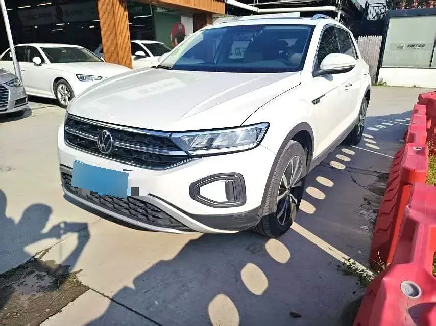 2023 Volkswagen T-Roc 1.4T 150HP L4 7DCT