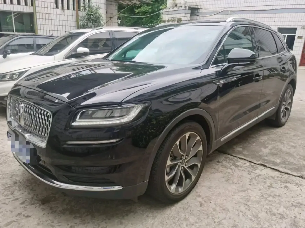 2021 Lincoln Nautilus 2.0T 245HP L4 8AT