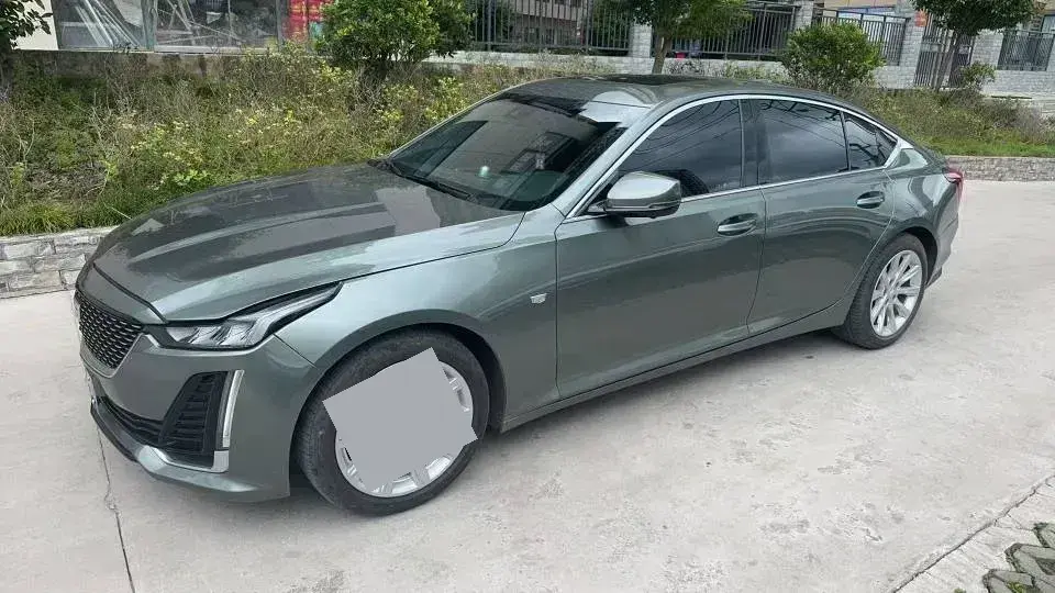 2022 Cadillac CT5 2.0T 237HP L4 10AT