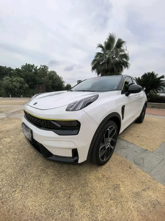 2022 LYNK&CO 05 2.0T 254HP L4 8AT