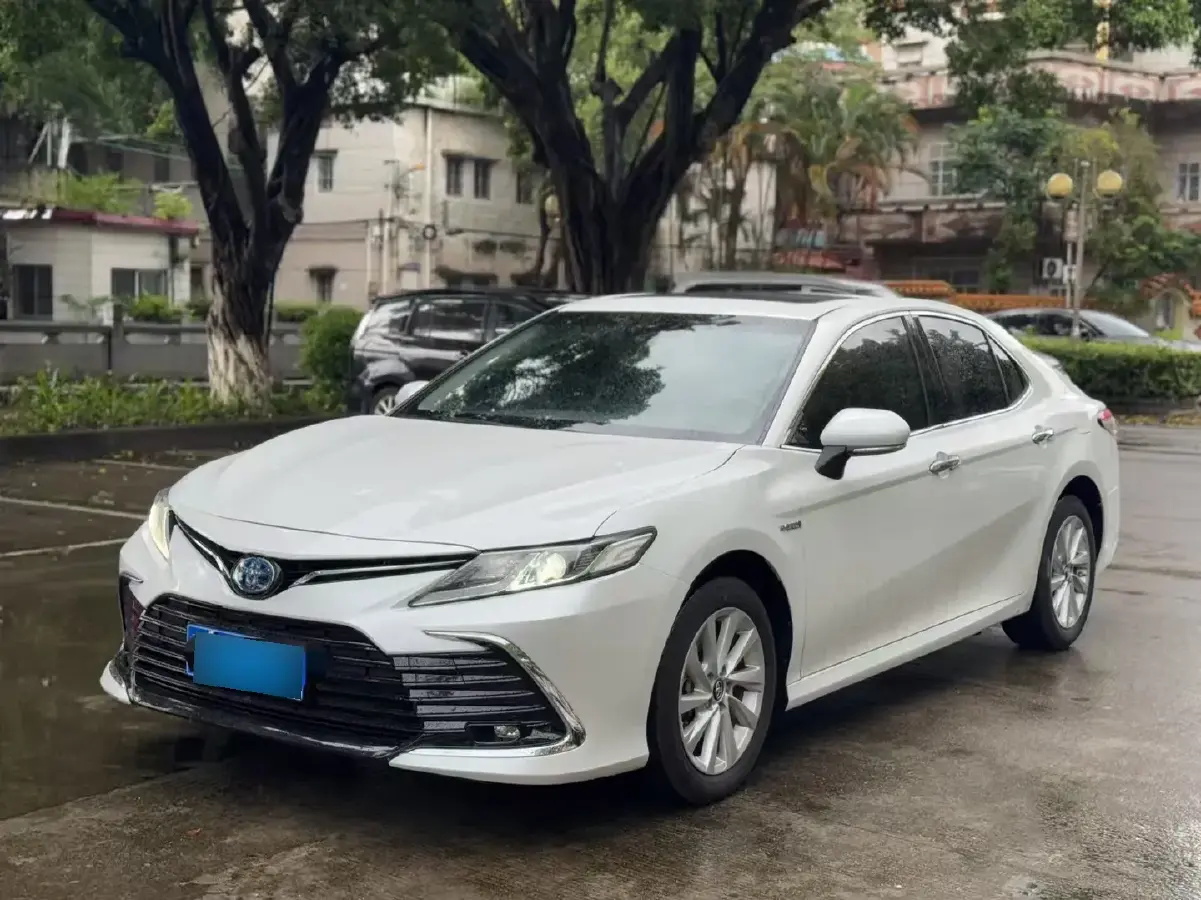 2023 Toyota Camry 2.5L 178HP L4 E-CVT Hybrid
