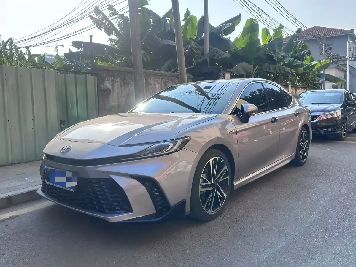 2024 Toyota Camry 2.0L 152HP L4 E-CVT Hybrid
