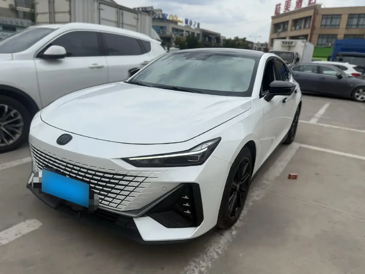 2023 ChangAn UNI-V 1.5T 188HP L4 7DCT