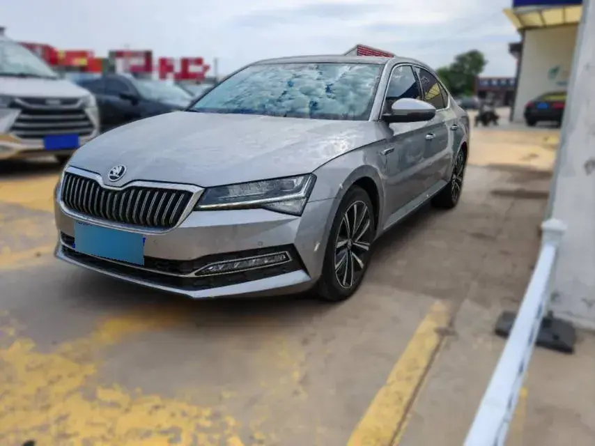 2022 Skoda Superb 2.0T 186HP L4 7DCT