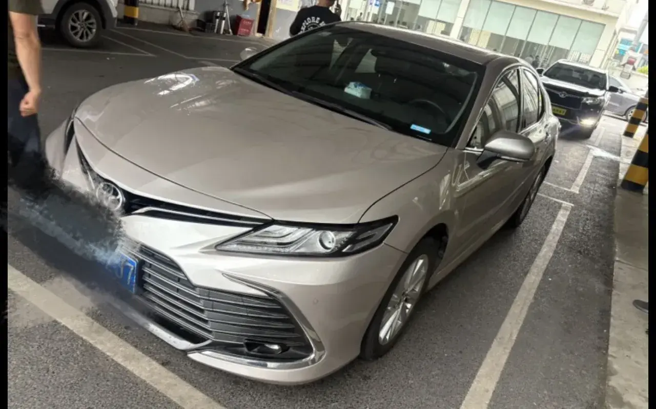 2021 Toyota Camry 2.5L 209HP L4 8AT