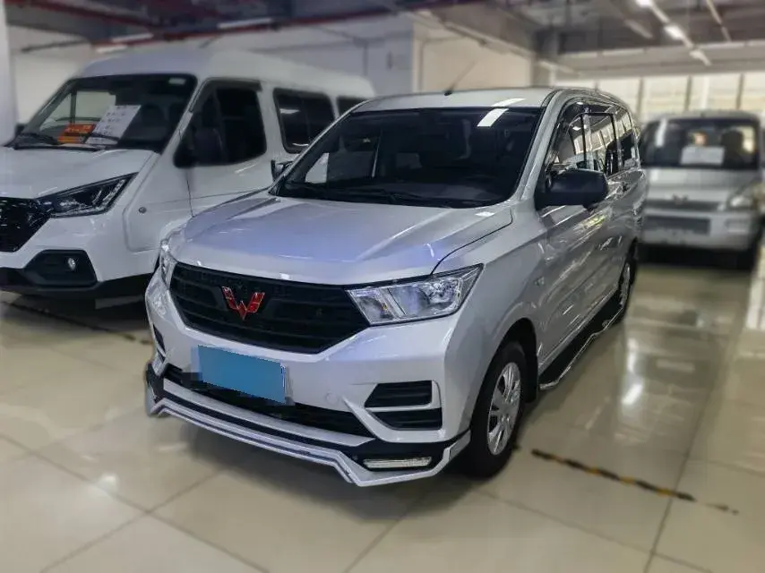 2021 WuLing HongGuang 1.5L 99HP L4 6MT