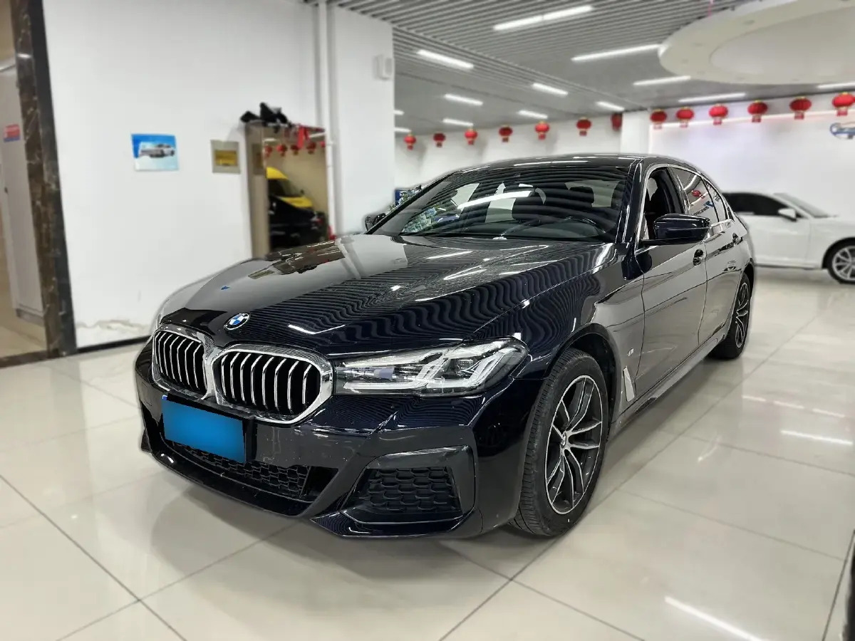 2022 BMW 5 Series 2.0T 184HP L4 8AT