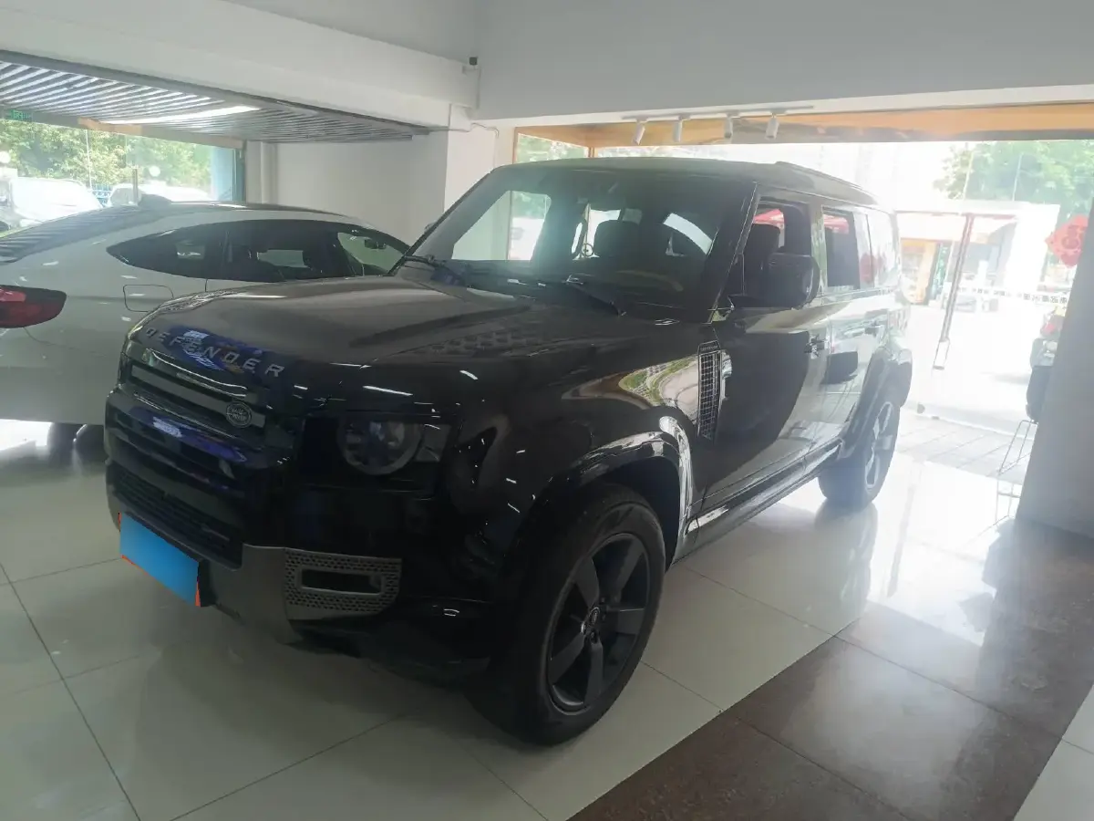 2023 Land Rover Defender 3.0T 400HP L6 8AT
