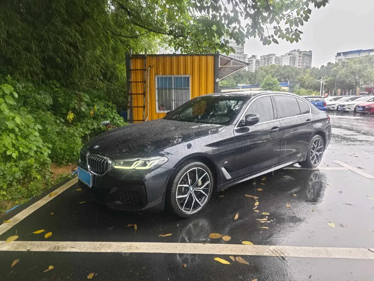 2022 BMW 5 Series 2.0T 252HP L4 8AT