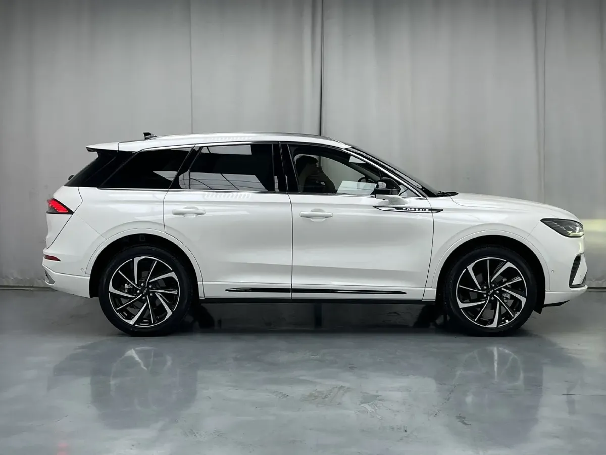 2024 Lincoln Corsair 2.0T 261HP L4 8AT,autocango,china used car exporter,china ev exporter,chinese used car exporter,chinese used ev exporter