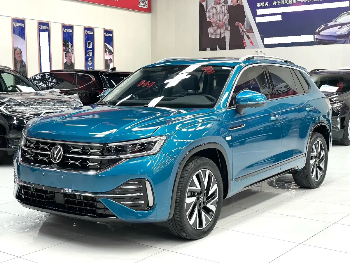 2023 Volkswagen Tayron 2.0T 220HP L4 7DCT