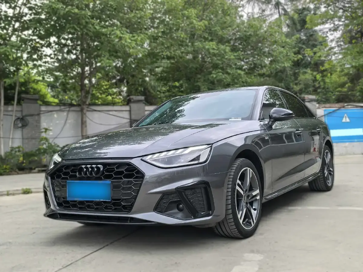 2022 Audi A4L 2.0T 190HP L4 7DCT