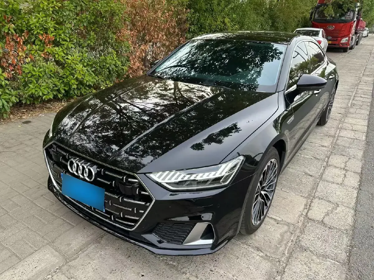 2024 Audi A7L 2.0T 245HP L4 7DCT