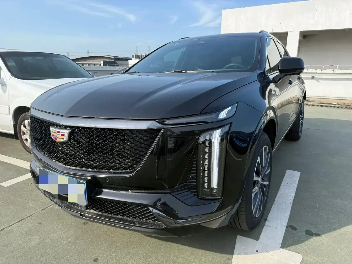 2025 Cadillac XT5 2.0T 237HP L4 9AT