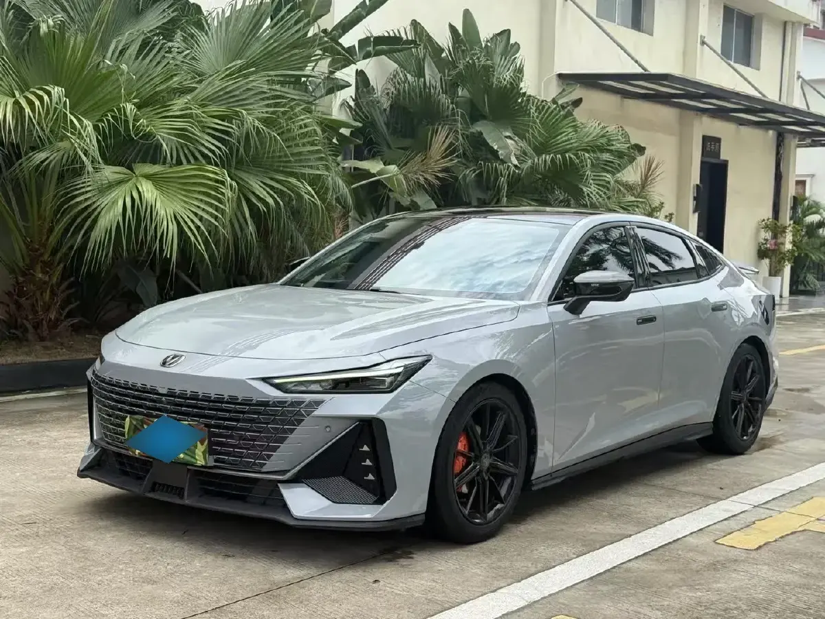 2022 ChangAn UNI-V 1.5T 188HP L4 7DCT