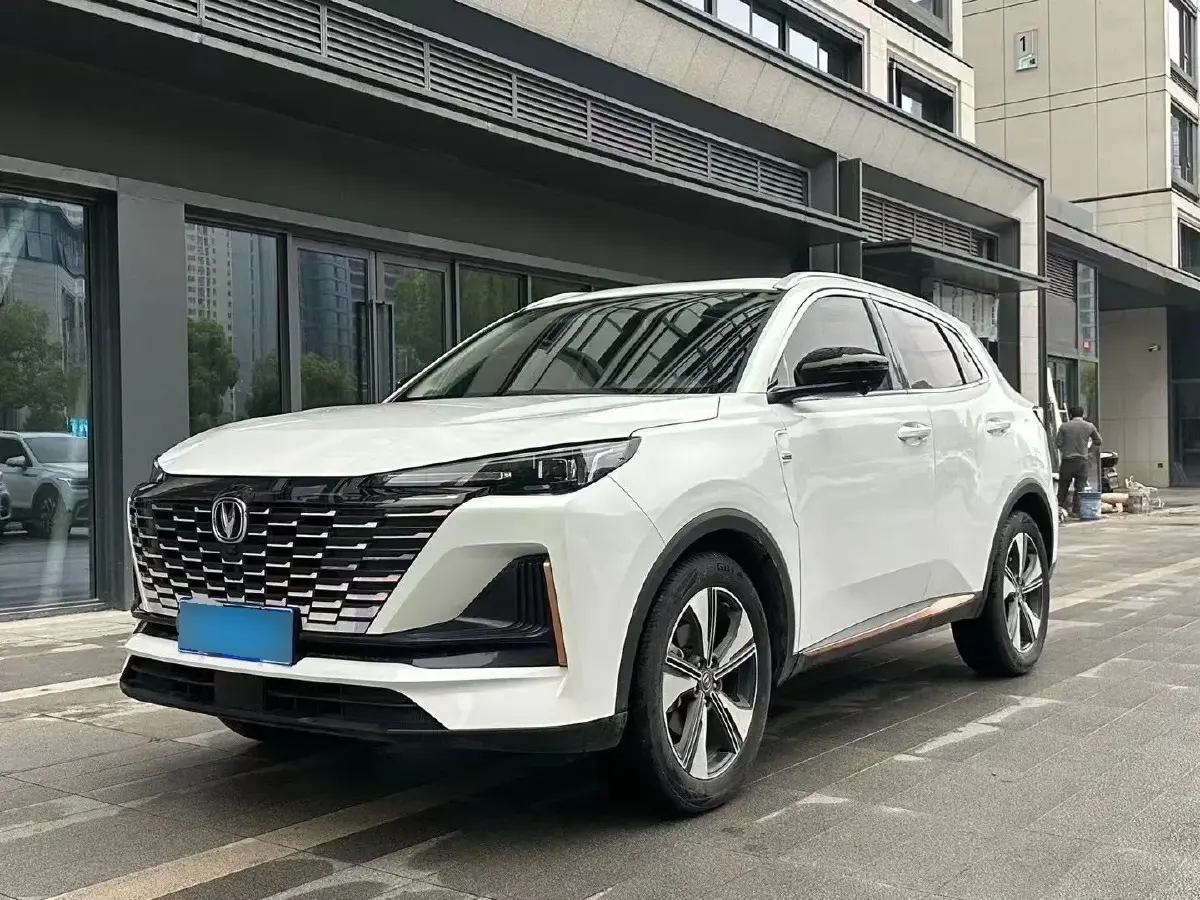 2022 ChangAn CS75 Plus 1.5T 188HP L4 8AT