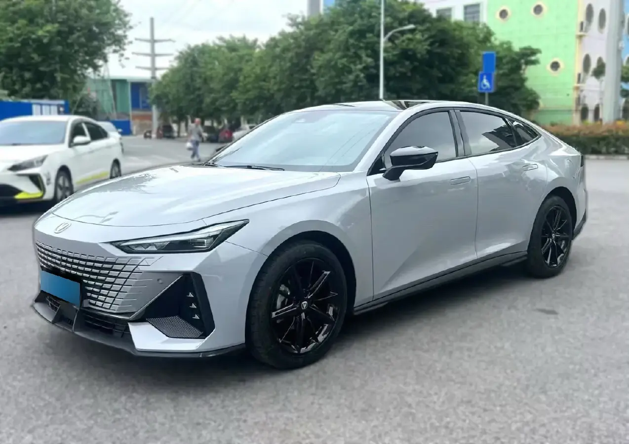 2022 ChangAn UNI-V 1.5T 188HP L4 7DCT