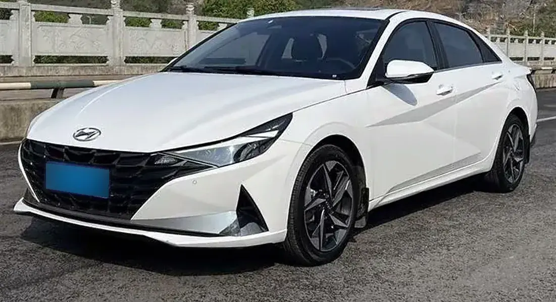 2022 Hyundai Elantra 1.5L 115HP L4 CVT