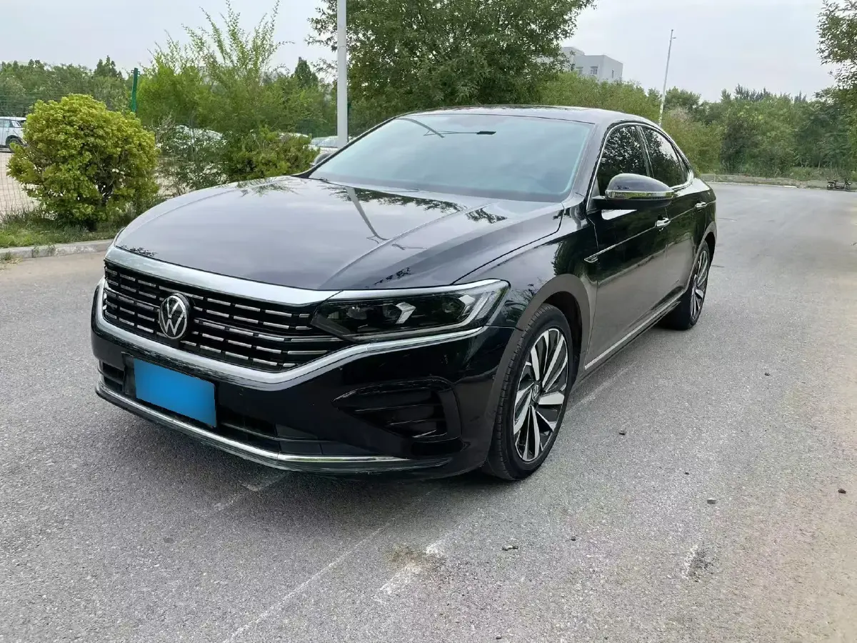 2022 Volkswagen Passat 2.0T 186HP L4 7DCT