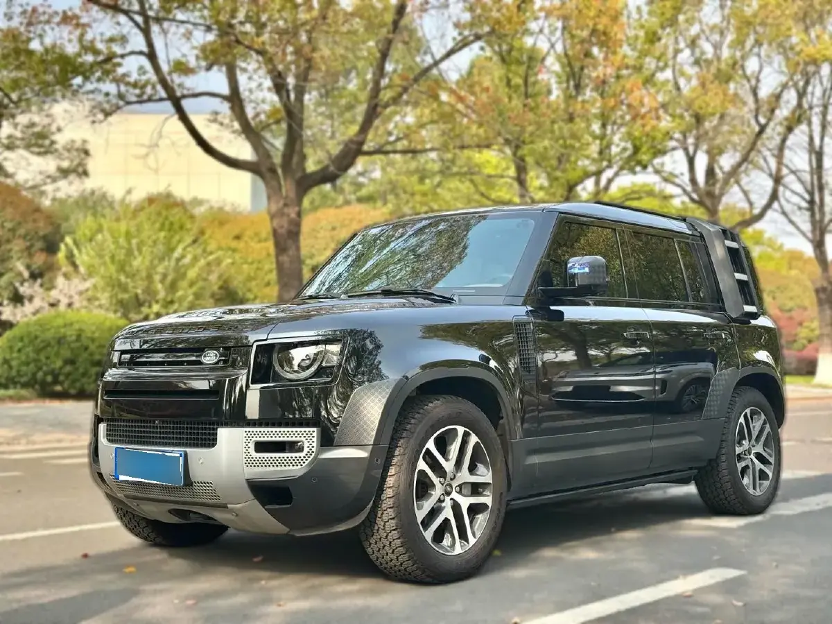 2023 Land Rover Defender 3.0T 400HP L6 8AT