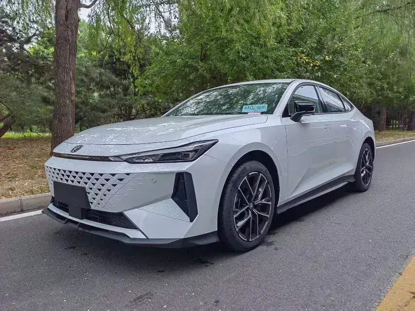 2024 ChangAn UNI-V iDD 1.5L 110HP L4 E-CVT PHEV 18.99KWH