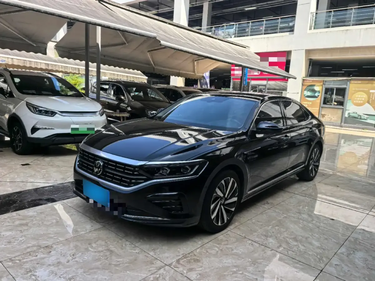 2023 Volkswagen Passat 2.0T 220HP L4 7DCT
