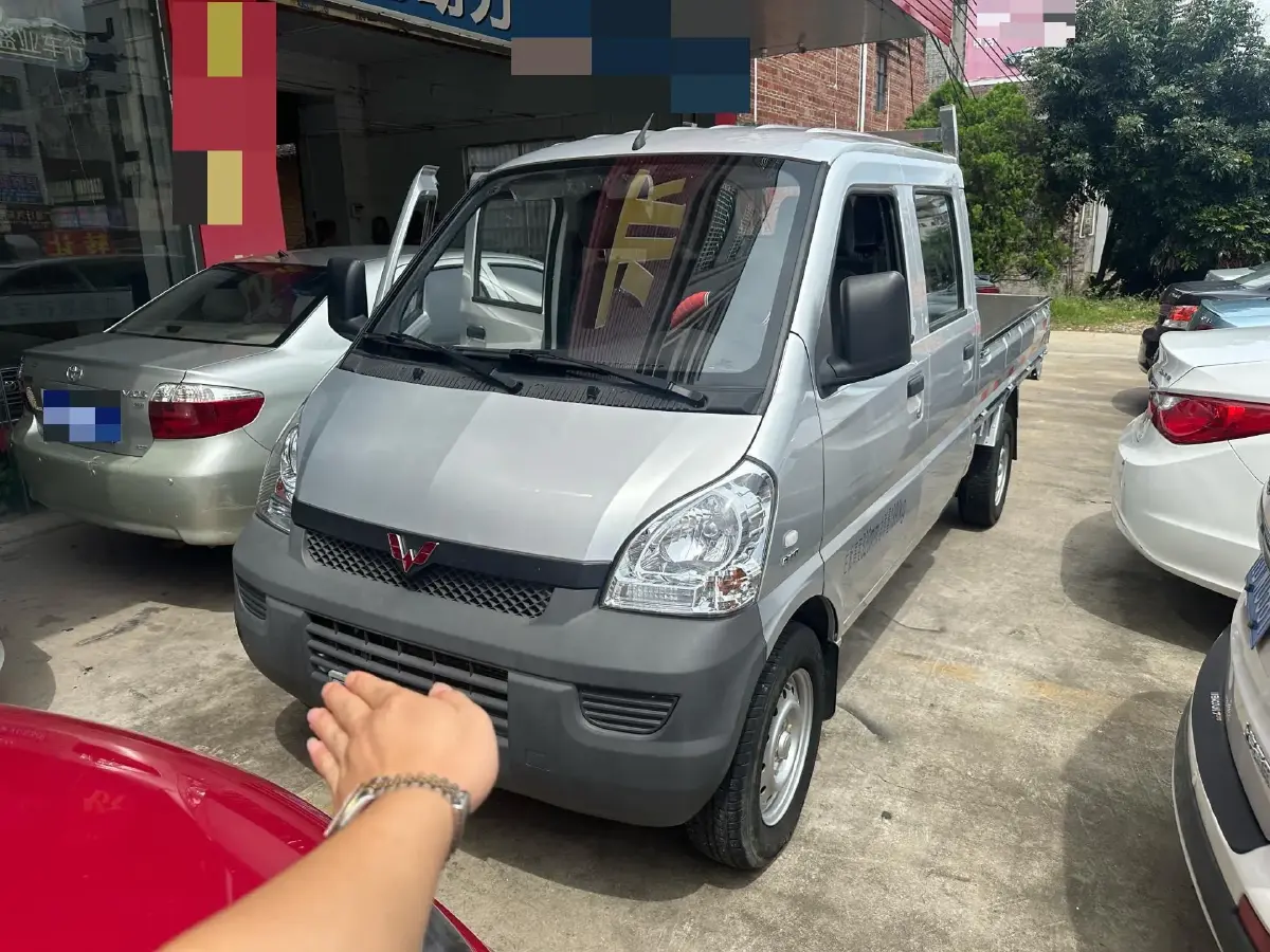 2022 WuLing RongGuang Mini Truck 1.5L 99HP L4 5MT