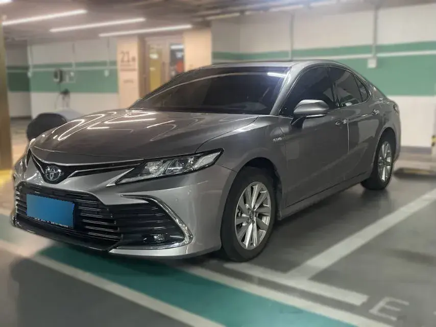2023 Toyota Camry 2.5L 178HP L4 E-CVT Hybrid