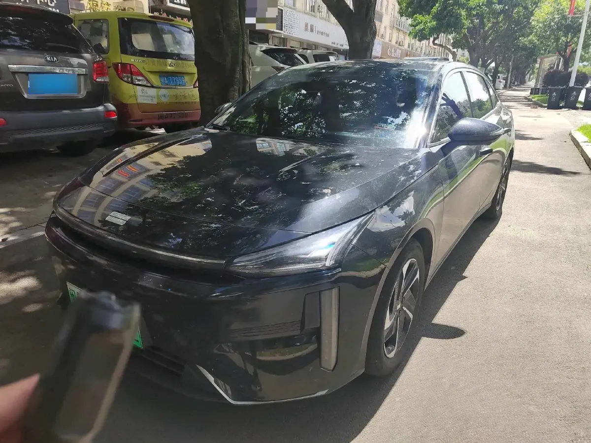 2024 Geely Galaxy L6 1.5T 163HP L4 3DHT PHEV