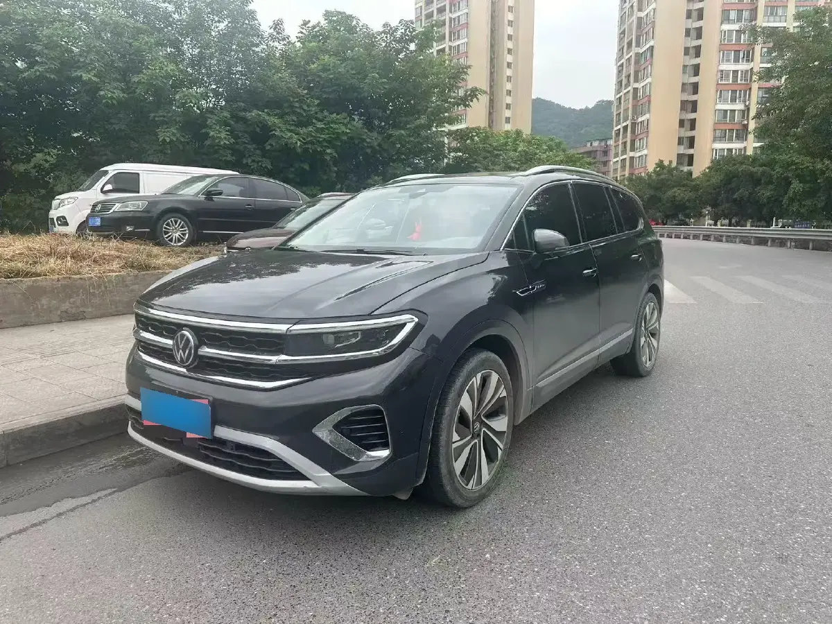 2024 Volkswagen Talagon 2.0T 220HP L4 7DCT