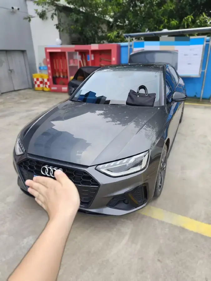 2022 Audi A4L 2.0T 190HP L4 7DCT