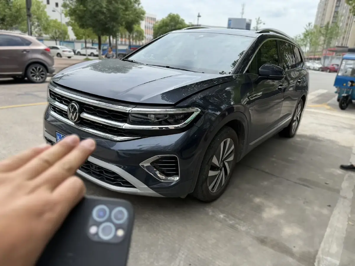 2022 Volkswagen Talagon 2.0T 220HP L4 7DCT