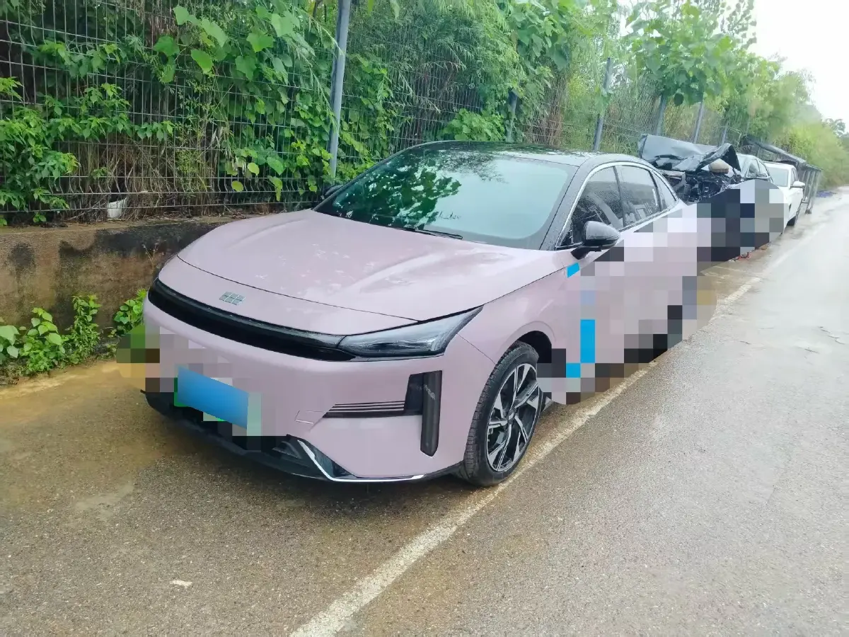 2024 Geely Galaxy L6 1.5T 163HP L4 3DHT PHEV