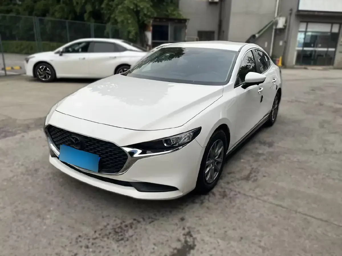 2022 Mazda 3 Axela 2.0L 158HP L4 6AT