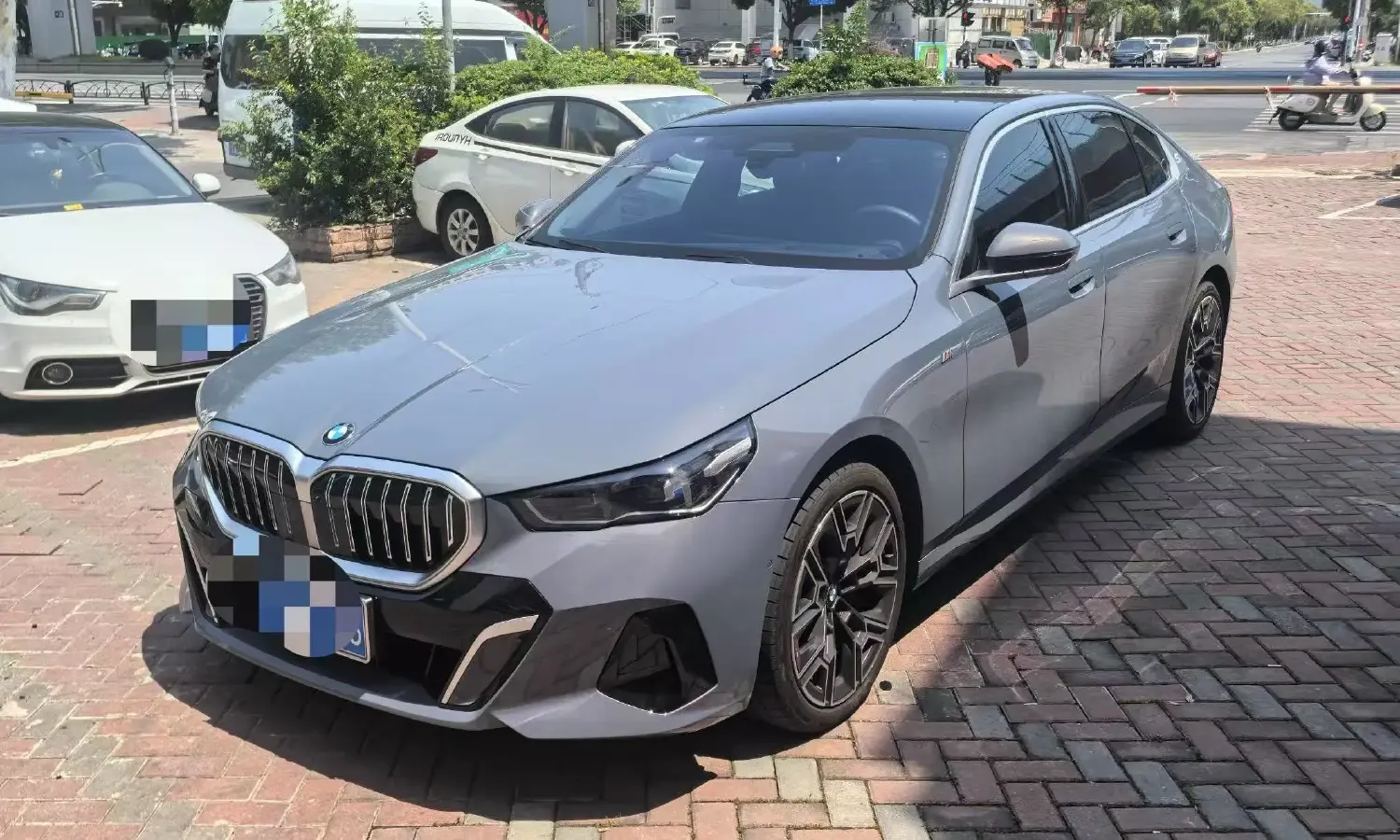 2024 BMW 5 Series 2.0T 258HP L4 8AT