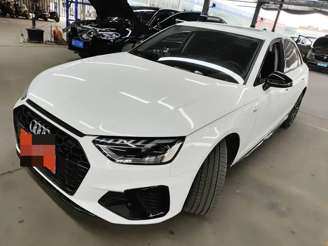2022 Audi A4L 2.0T 190HP L4 7DCT