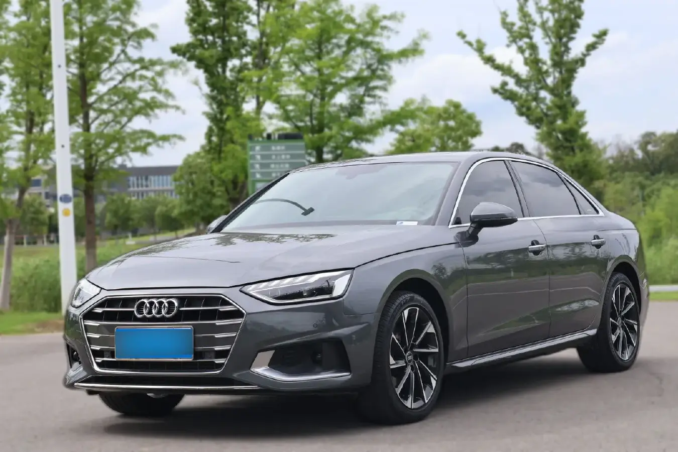 2022 Audi A4L 2.0T 190HP L4 7DCT
