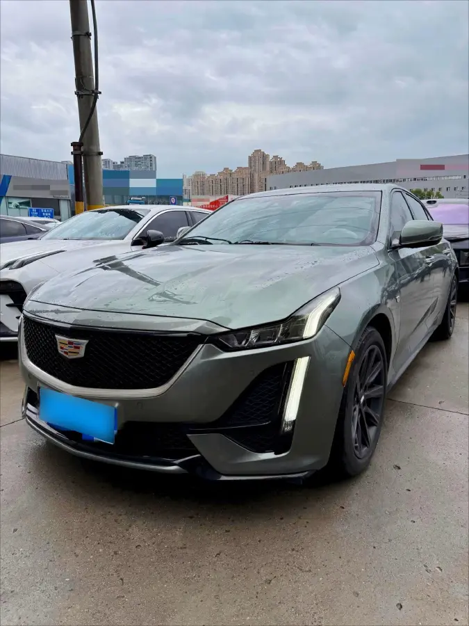 2023 Cadillac CT5 2.0T 237HP L4 10AT