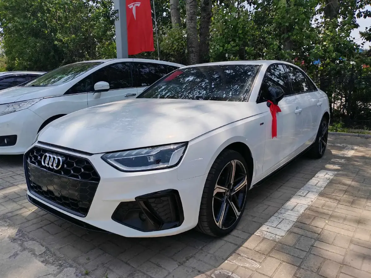 2024 Audi A4L 2.0T 190HP L4 7DCT