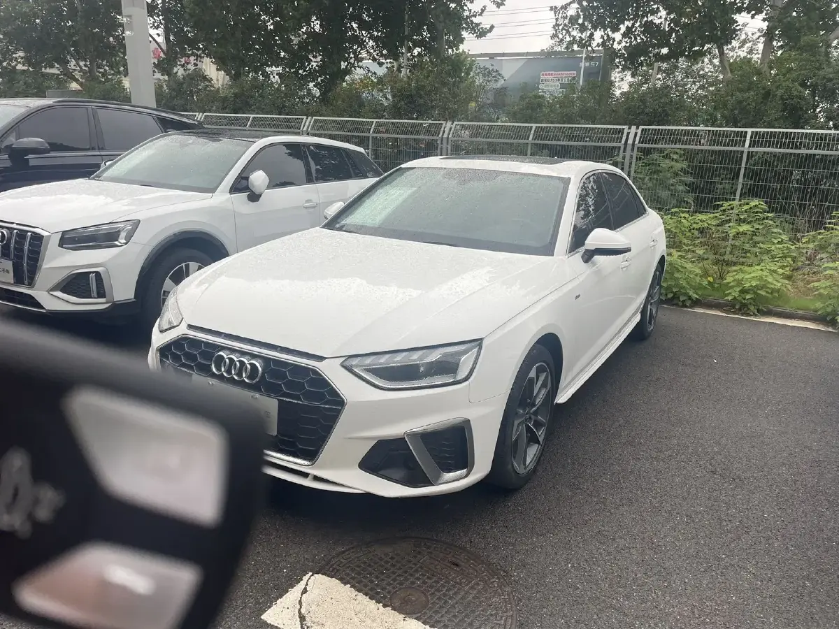 2023 Audi A4L 2.0T 190HP L4 7DCT